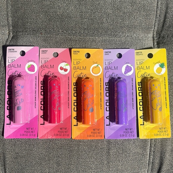 L.A. Colors Other - 🥰🥰L.A. COLORS Scented Lip Balm Cutie🥰🥰